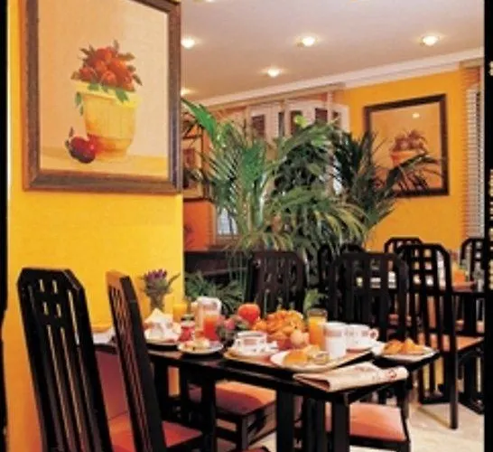 Hotel Beaugrenelle St-charles Tour Eiffel 3*